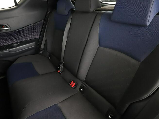 Toyota C-HR navi grzane fotele kamera tempomat Bluetooth