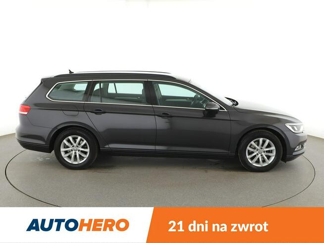 Volkswagen Passat 2.0TDI Comfortline Tempomat Nawigacja Virtual Grzane Fotele Kamera LED