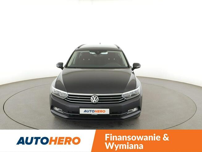 Volkswagen Passat 2.0TDI Comfortline Tempomat Nawigacja Virtual Grzane Fotele Kamera LED