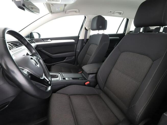 Volkswagen Passat 2.0TDI Comfortline Tempomat Nawigacja Virtual Grzane Fotele Kamera LED