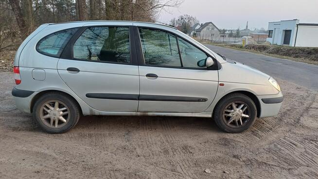 Syndyk oferuje do sprzedaży samochód Renault Megane Scenic