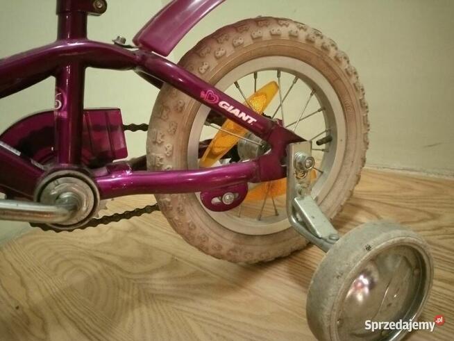Rower GIANT różowy 12,5 cali dla dziewczynki.