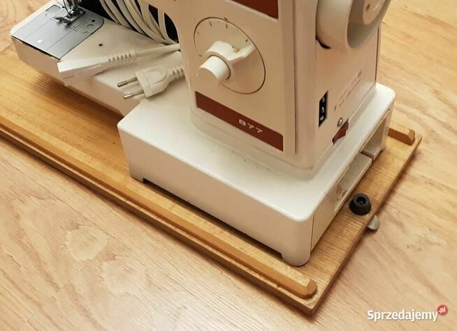 Maszyna do szycia Łucznik 877