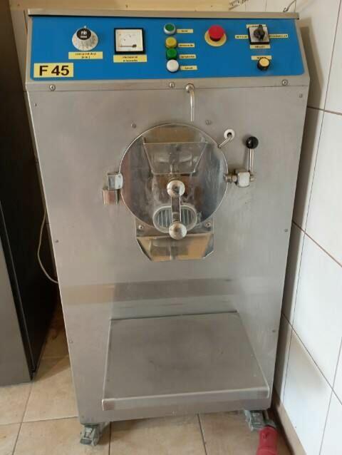 Syndyk sprzeda maszynę do lodów - 40%