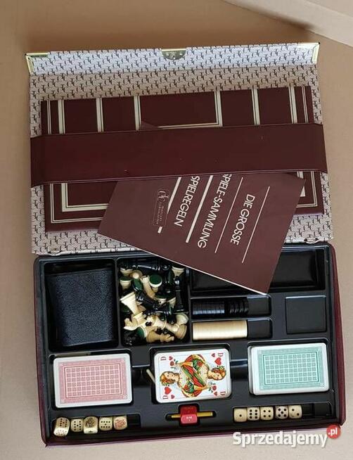 Luksusowy zestaw gier planszowych i karcianych.