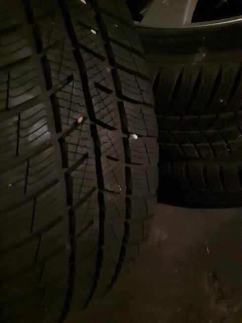 Sprzedam opony zimowe 205/55 R16 z felgami