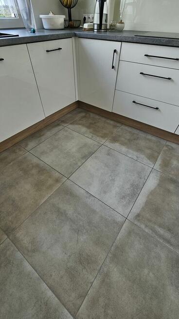 Czyszczenie posadzek, mycie wykładzin, polimeryzacja