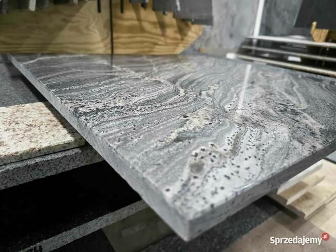 Płytki Granit Black Forest polerowane 60x30x1,3 cm