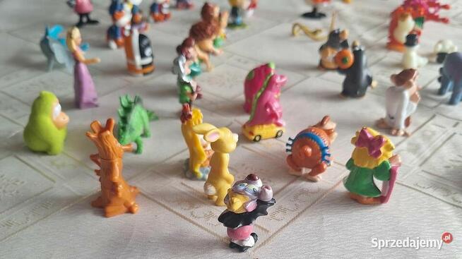 Zestaw figurek z jajek niespodzianek Kinder i innych