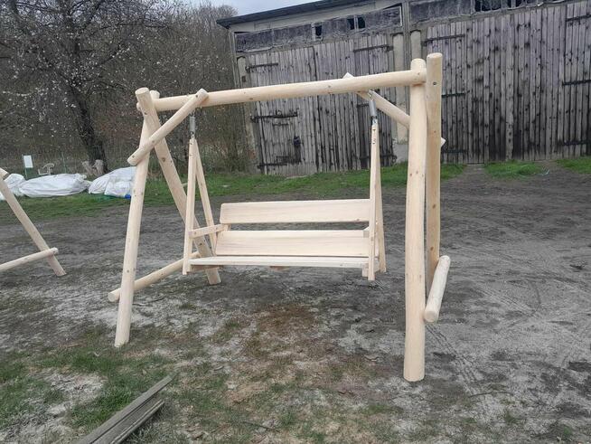 Huśtawki i stoły ogrodowe