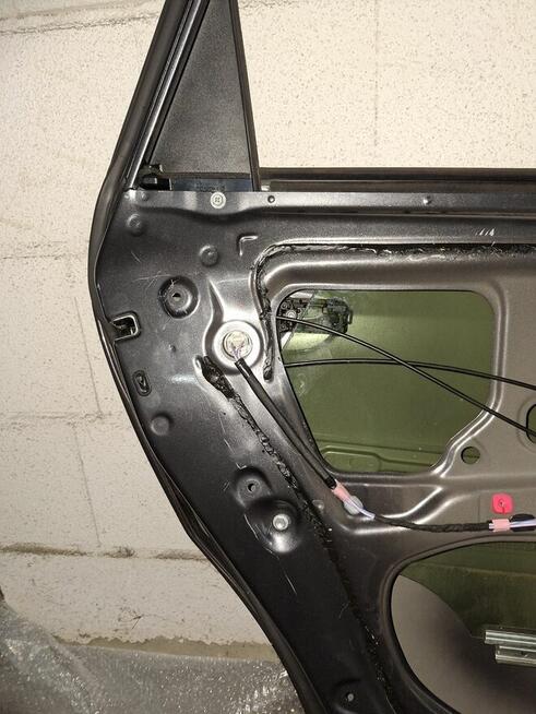 Drzwi Toyota Verso S. Lewa strona.