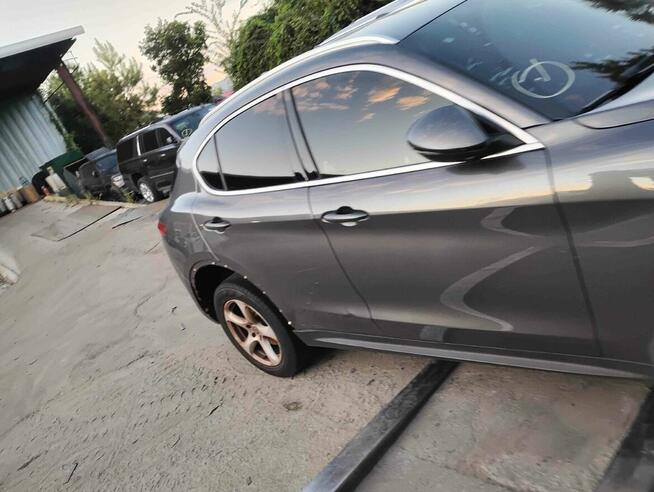 Alfa Romeo Stelvio AWD 2018 2.0 benzyna 280km
