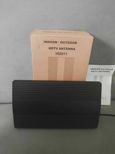 Antena telewizyjna wewnętrzna ze wzmacniaczem do telewizora