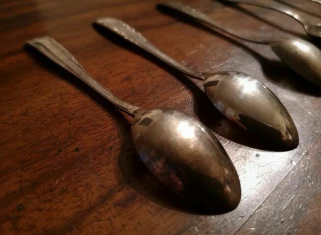 Zestaw posrebrzanych łyżeczek do kawy dla 6 osób HEFRA.