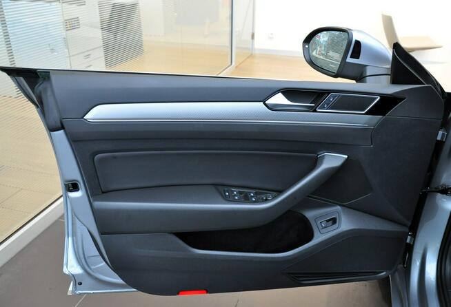 Volkswagen Arteon 272KM 4Motion DSG RLine ErgoComfort DiscoverPro ActiveDisplay Masaż