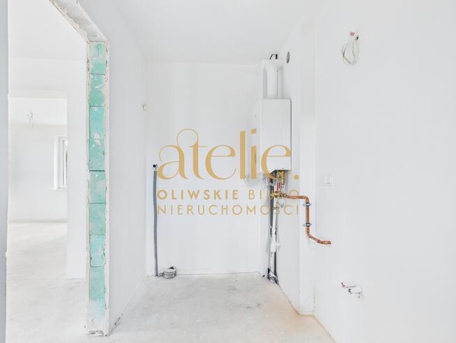 Nowoczesny dom z tarasem i ogrodem