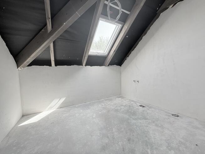 Dom premium z ogrodem i basenem.