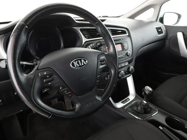 Kia Cee'd Czujniki cofania, klima, Bluetooth