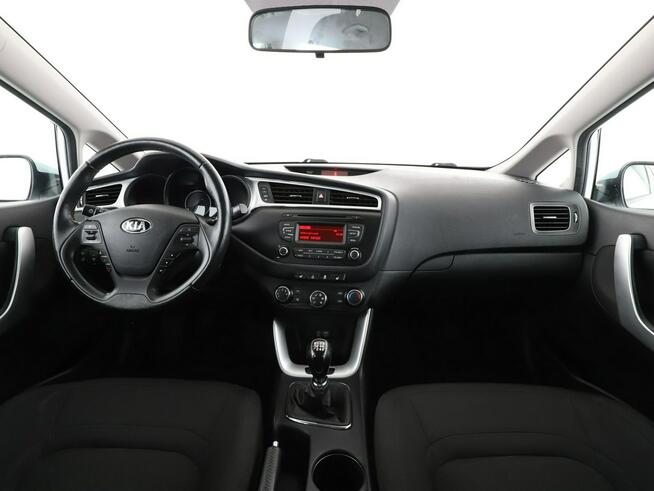 Kia Cee'd Czujniki cofania, klima, Bluetooth