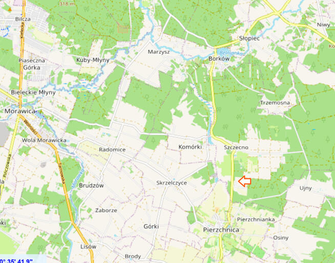 25 km od Kielc, uzbrojona, w otoczeniu lasów