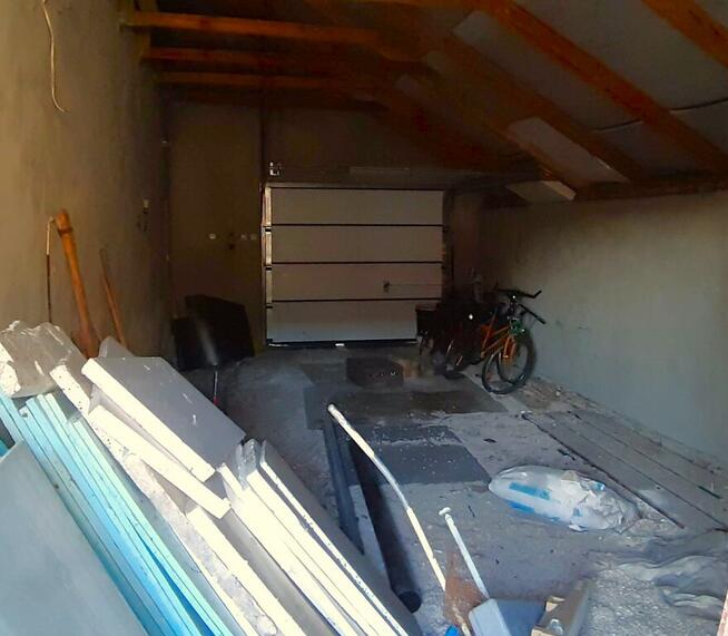 Ciekawy,z piwnicami,do wykończenia