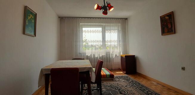 Duży dom na zadbanej działce.