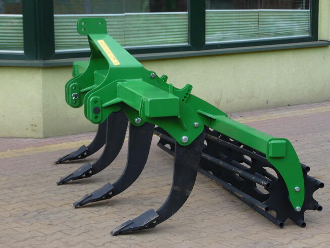 Głębosz TYTAN z wałkiem płaskownikowym firmy DZIEKAN