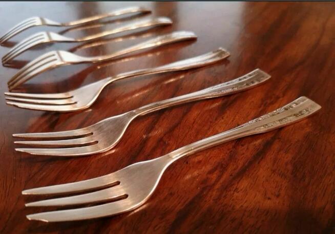 Zestaw widelczyków do ciast i łyżeczka do cukru HEFRA.