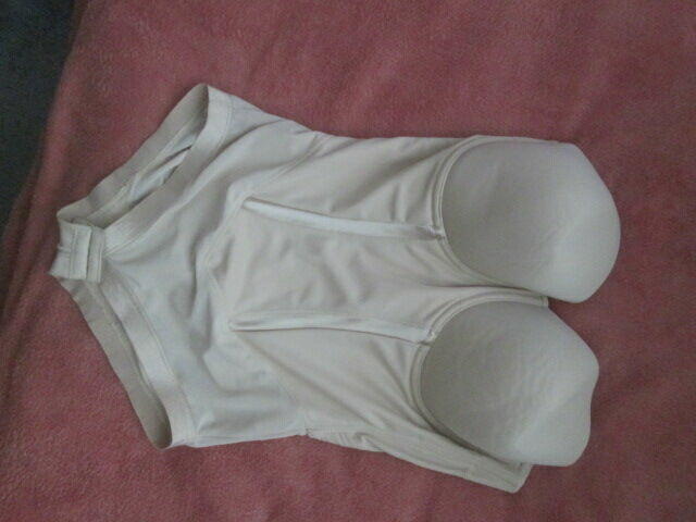 gorset beżowy rozmiar UK 38DD czyli 85E EU