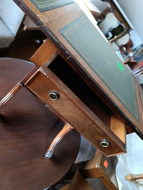 Stoliczek antyczny, #137