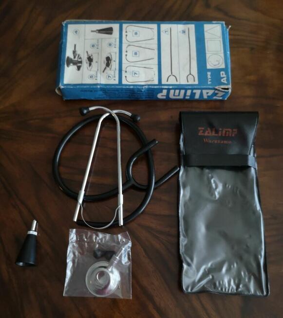 Stary nieużywany stetoskop firmy ZALIMP z czasów PRL.