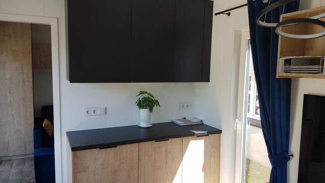 syndyk sprzeda domek mobilny - kontener biurowy