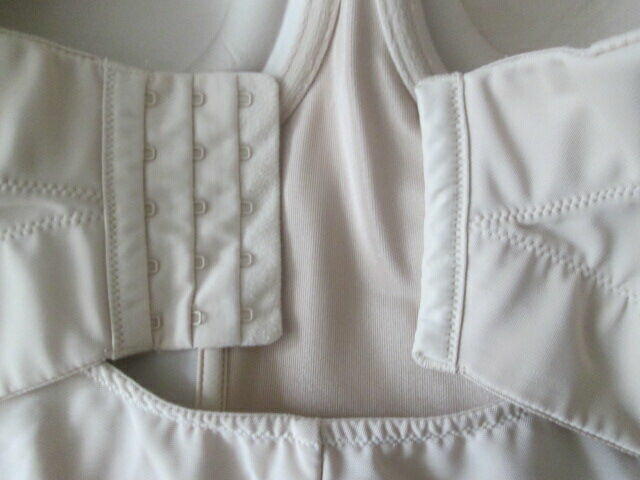 gorset beżowy rozmiar UK 38DD czyli 85E EU