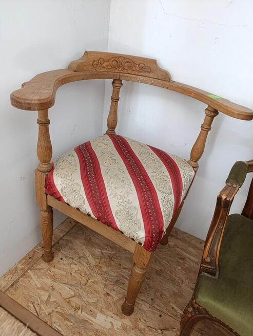 Krzesło antyczne czerwone paski, #123