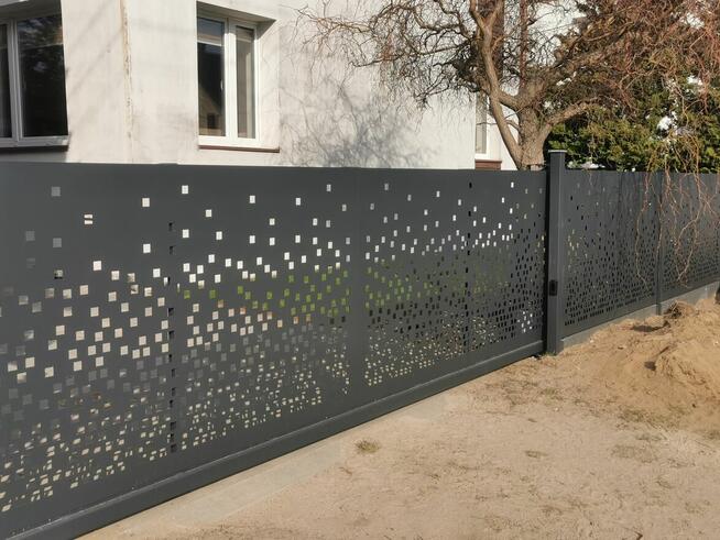 Nowoczesne bramy i furtki – wzory CNC ogrodzenia producent