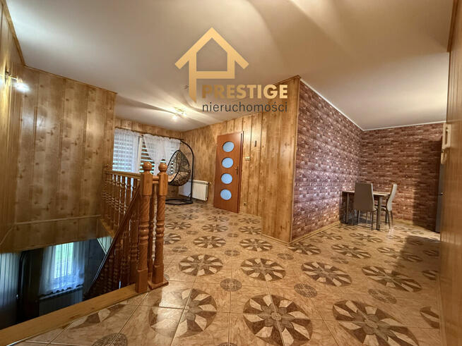 Dom + budynki gosp. pod biznes, przy lesie.