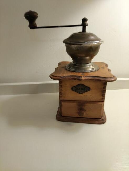 Młynek do kawy antyk