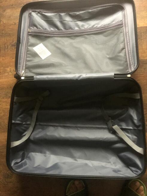 Sprzedam tanio walizkę