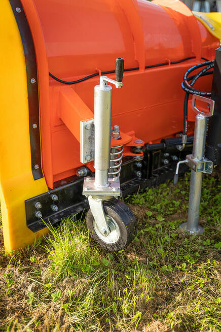 Pług śnieżny strzałkowy wzmocniony z amortyzacją - 5 pozycji