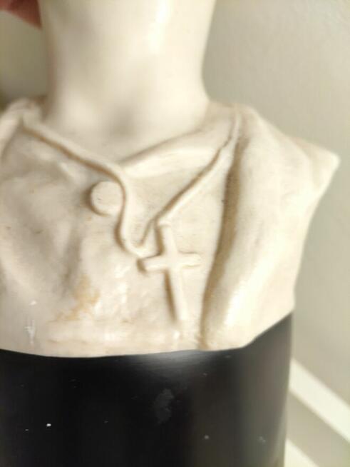 Stara rzeźba chłopiec, marmur