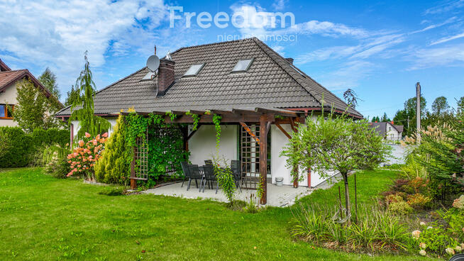 Urokliwy dom w pięknej lokalizacji