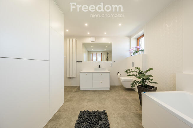 *Zamieszkaj w Strabli*