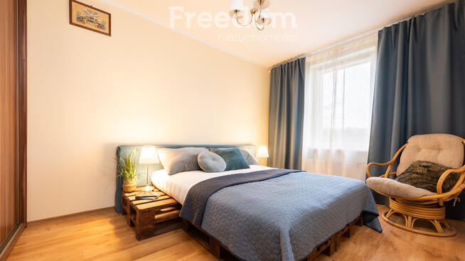 Dom z dwoma niezależnymi mieszkaniami