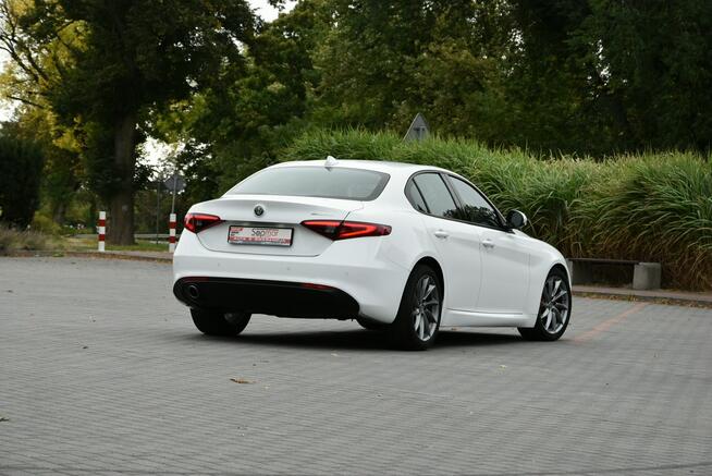 Alfa Romeo Giulia 2.2d Manual 2018r. jak NOWA 31tkm DNA NAVi Skóra LED Polecam