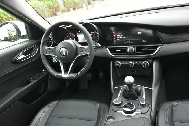 Alfa Romeo Giulia 2.2d Manual 2018r. jak NOWA 31tkm DNA NAVi Skóra LED Polecam