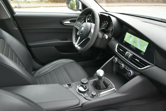 Alfa Romeo Giulia 2.2d Manual 2018r. jak NOWA 31tkm DNA NAVi Skóra LED Polecam