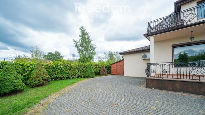 Duży lokal handlowo-usługowy z parkingiem