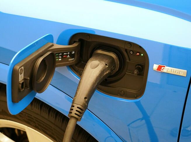 Audi Q3 45 TFSIe 180/245 KM PHEV S-line Stronic Kamera ACC LED