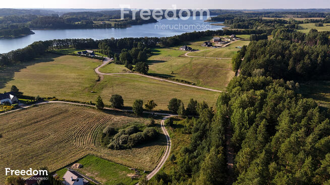 Działka z linią brzegową pod budowę domu
