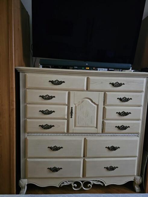 Komoda w stylu Wloskim